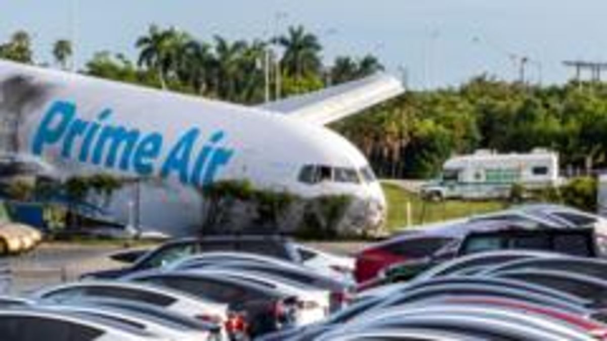 Năm người thiệt mạng sau vụ rơi máy bay chở hàng Amazon tại Miami